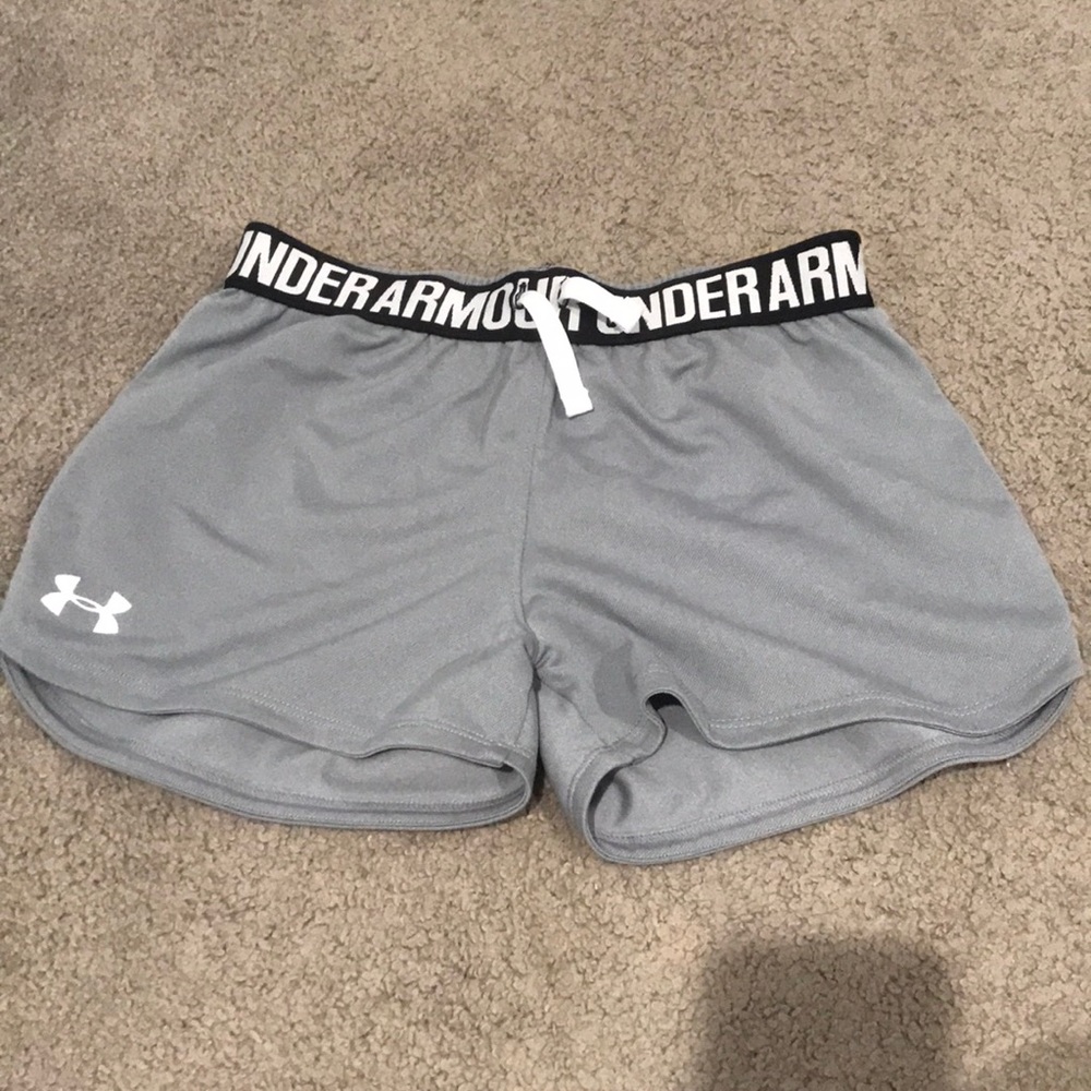 grey under aromour shorts